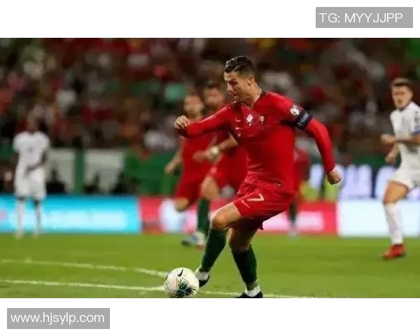 穿红色球鞋的足球巨星是谁 他在绿茵场上的精彩表现让人惊叹